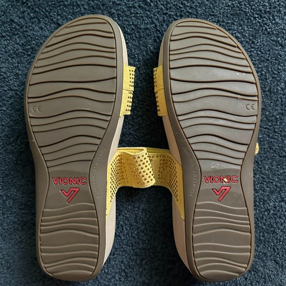 Vionic Woman's Sandals -Yellow-Size 11 - Picture 2 of 2
